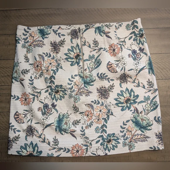 LOFT Above the Knee Length Floral Skirt Size 16 - Picture 3 of 7